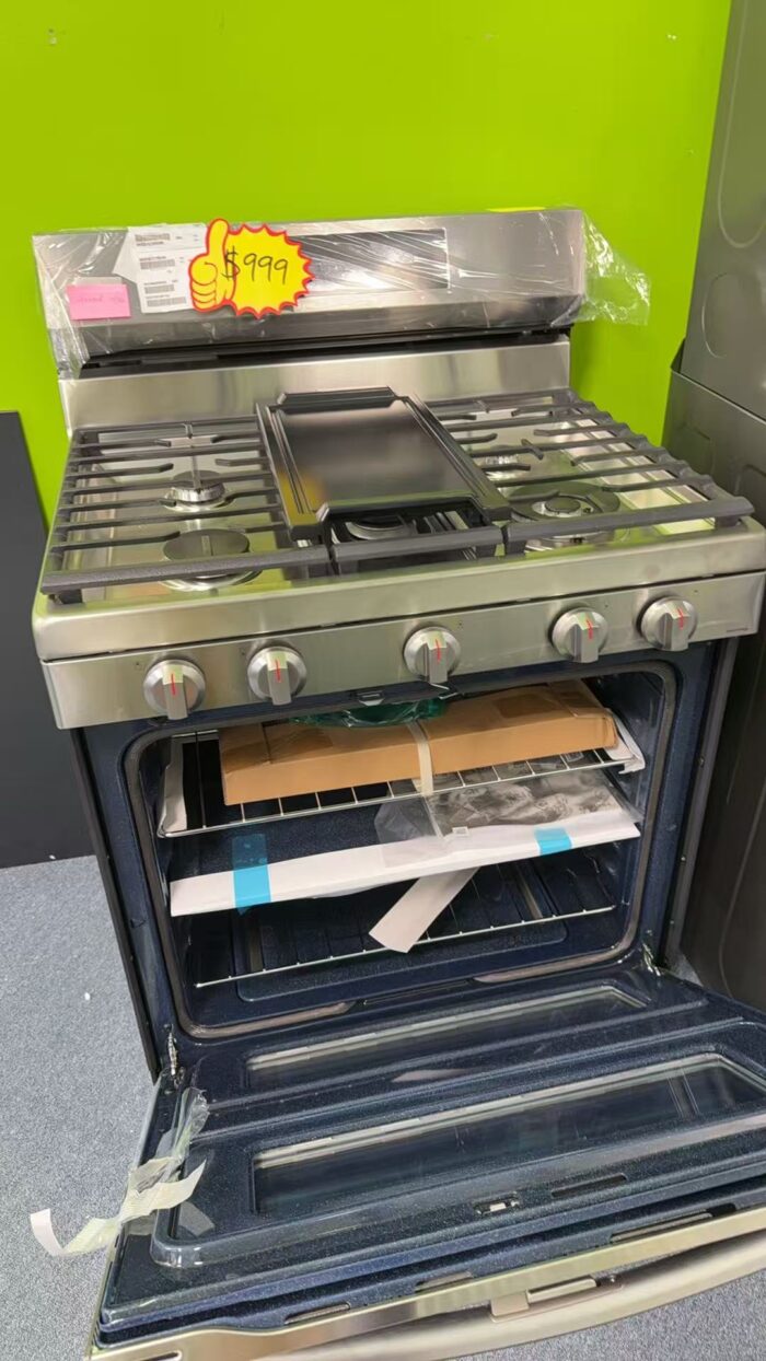 6.0 cu. ft. Smart Freestanding Gas Range with Flex Duo™, Stainless Cooktop & Air Fry in Stainless Steel - Image 3