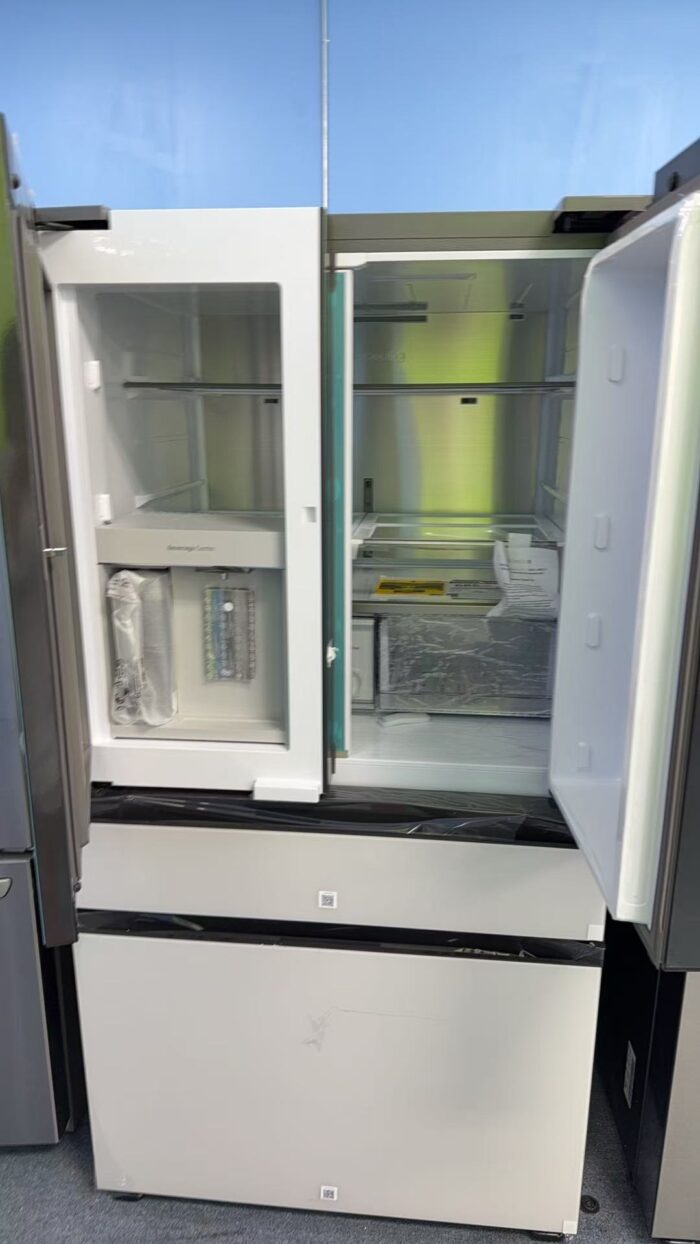 Bespoke 4-Door French Door Refrigerator (29 cu. ft.) with Beverage Center™ in Morning Blue Glass Top Panels and White Glass Middle and Bottom Panels - Image 3