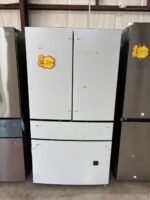 36 in. 23.2 cu. ft. Counter-Depth 4-Door French-Door Refrigerator in Matte White w/ Dual-Dispense AutoFill Pitcher - Image 2